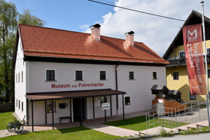 das Museum zum Pulvermacher mit dem neuen Dach