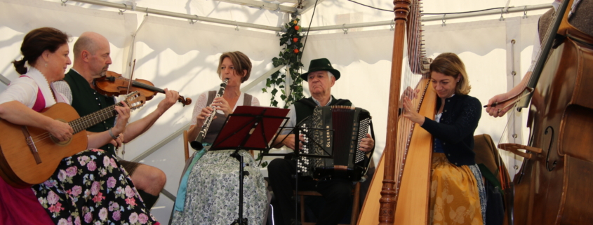 Elstätzinger Musi beim 28. Oktoberfest