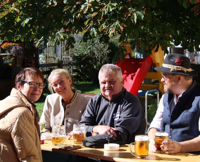 Auf der sonnigen Wiese lässt sich´s gut sitzen